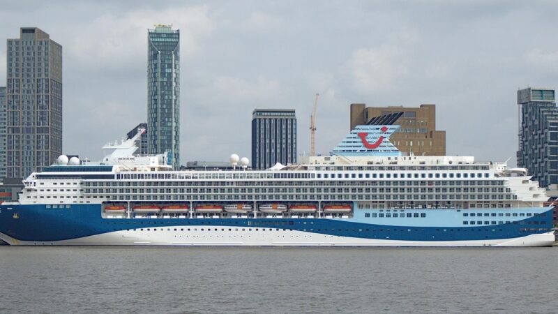 Bei Spanien-Kreuzfahrt: Passagier stürzt vom zwölften Deck eines TUI-Oceanliners ins Meer