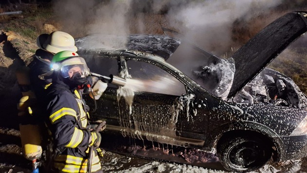 FFW Bergen: Brennt PKW auf B3 bei Grünewald