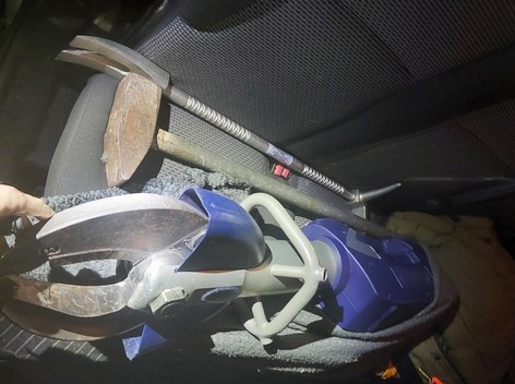 BPOL-FL: Fahrer ohne Führerschein; Messer und Werkzeuge sichergestellt