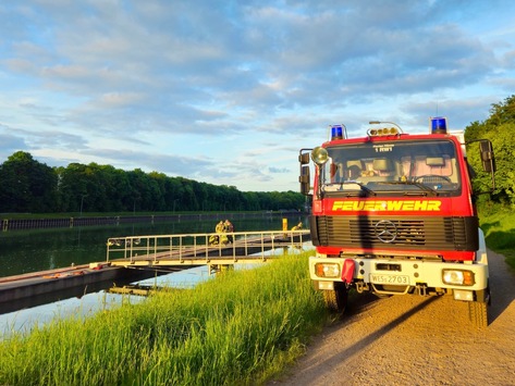 FW Hünxe: Reh im Wesel-Datteln-Kanal