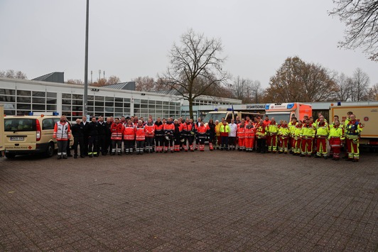 FW-MG: Mönchengladbacher Hilfsorganisationen üben den Aufbau eines Betreuungsplatzes