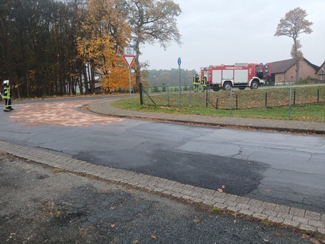 FFW Bergen: 400m Ölspur auf der B3 im Offen