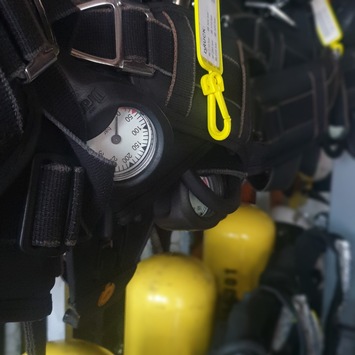 FW-RS: Feuerwehr Remscheid zu Verpuffung mit Gasgeruch in der Elberfelder Straße