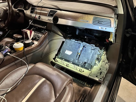 HZA-R: Zoll aus Selb nimmt Drogenschmuggler auf der A9 fest – Über 600 Gramm Marihuana hinter dem Handschuhfach versteckt