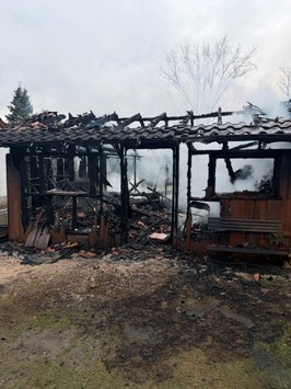 POL-HRO: Schuppenbrnad durch defekten Räucherofen