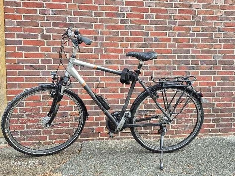 POL-WHV: Fahrraddiebstahl und Handyverstoß in Varel