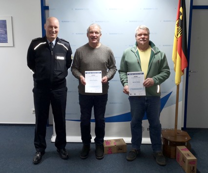 BPOL-HB: Kleinkind am Bremer Hauptbahnhof reanimiert – Bremer Bundespolizei ehrt Lebensretter