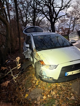 POL-HRO: Unfall bei Banzkow: Kleinkind bleibt unverletzt, Fahrer leicht verletzt