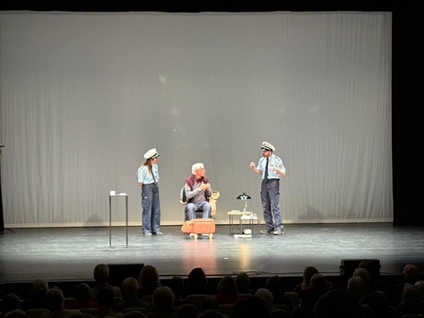 POL-EL: Lingen – Theaterstück „Leg einfach auf!“ sensibilisiert hunderte Besucher für Betrugsmaschen am Telefon