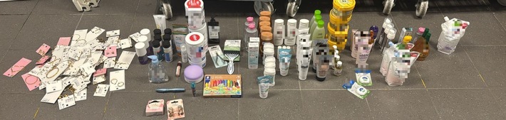 BPOL-HH: Hamburger Hauptbahnhof: Große „Shopping-Tour“ im Wert von über 2000 Euro, aber ohne an der Kasse zu bezahlen- Bundespolizei stellt 61 gestohlene Artikel sicher-