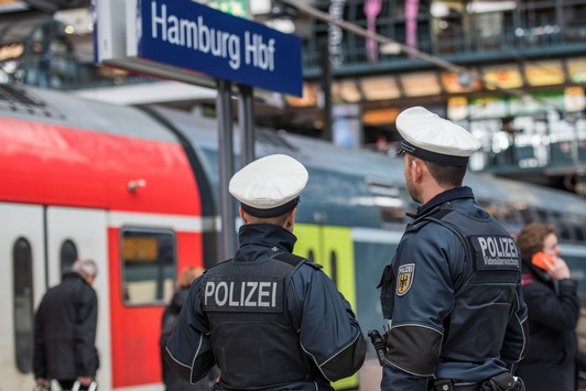 BPOL-HH: Fall 1 von 2: Mutmaßlicher „Langfinger“ wurde bereits per Haftbefehl wegen Diebstahlsdelikten gesucht- Festnahme durch Bundespolizei im Hamburger Hauptbahnhof-