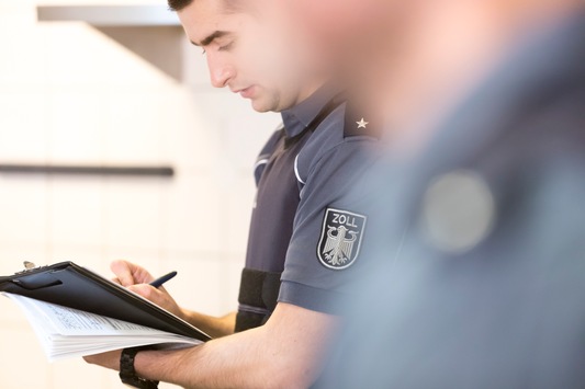 HZA-N: Zoll nimmt Wach- und Sicherheitsgewerbe ins Visier / Bundesweite Schwerpunkprüfung gegen Schwarzarbeit und illegale Beschäftigung