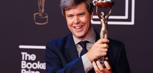 David Szalay (»Flesh«): Britisch-ungarischer Autor erhält Booker-Literaturpreis 2025