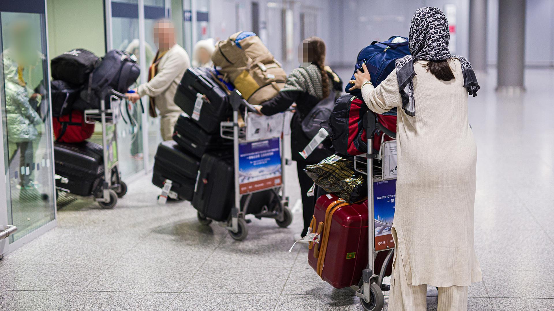 Dobrindt bekennt sich zur Aufnahme von Ortskräften aus Afghanistan