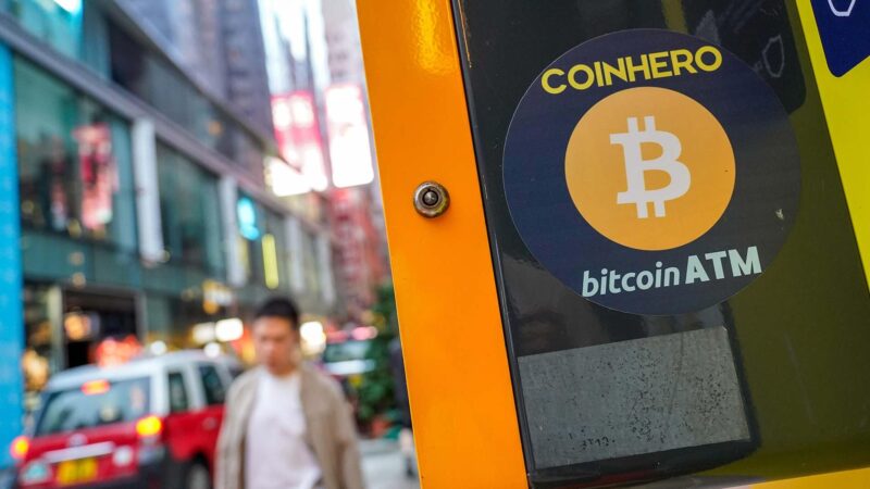 Bitcoin-Kurs fällt zeitweise unter 90.000 Dollar