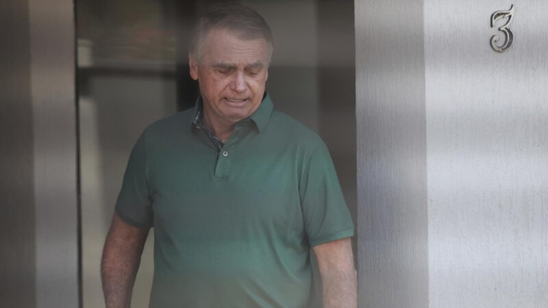 Bolsonaro will seine Fußfessel wegen „Paranoia“ beschädigt haben