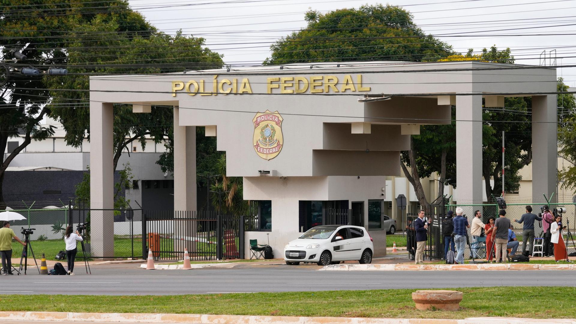 Brasiliens Ex-Präsident Bolsonaro kurz vor Haftantritt in Gewahrsam