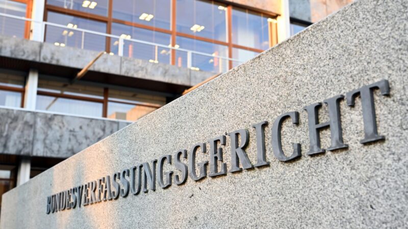 BVerfG: Wer eine Demo blockiert, kann sich strafbar machen