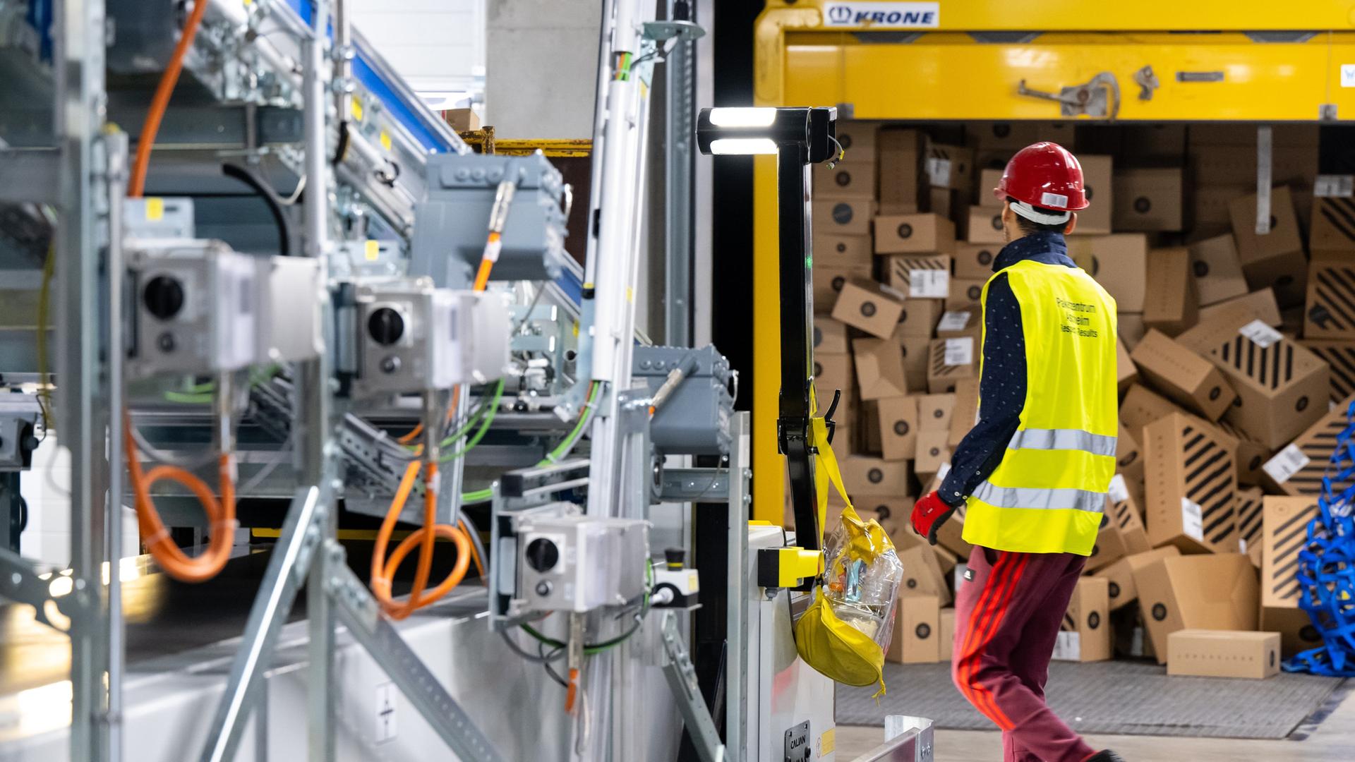 Hohe Beschwerdezahlen: Bundesnetzagentur droht Post mit Strafen