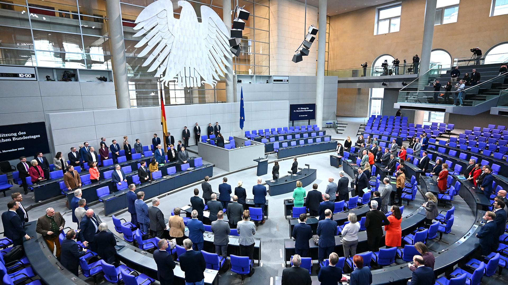 Haushaltsdebatte: Wie viel darf der Bund 2026 ausgeben – und wofür?