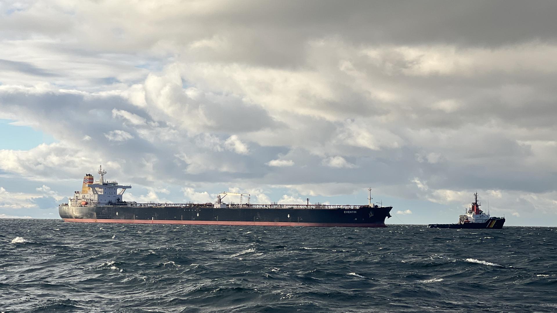 Öltanker Eventin – Warten auf die Katastrophe?