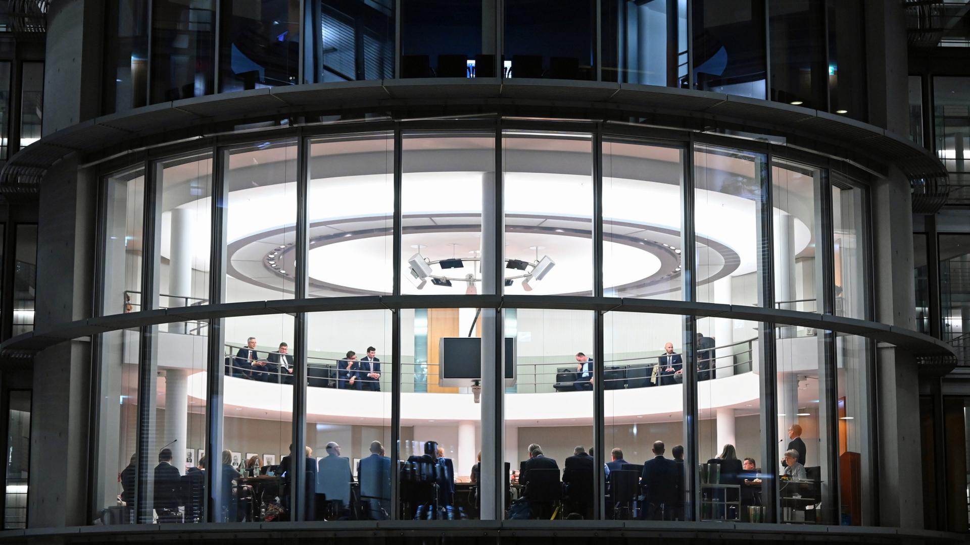 Haushaltsausschuss beschließt Etat 2026 – und noch höhere Schulden