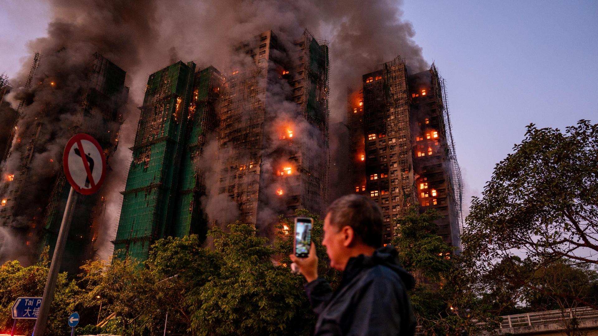 Hongkong: Mehrere Tote bei Großbrand in Hochhäusern