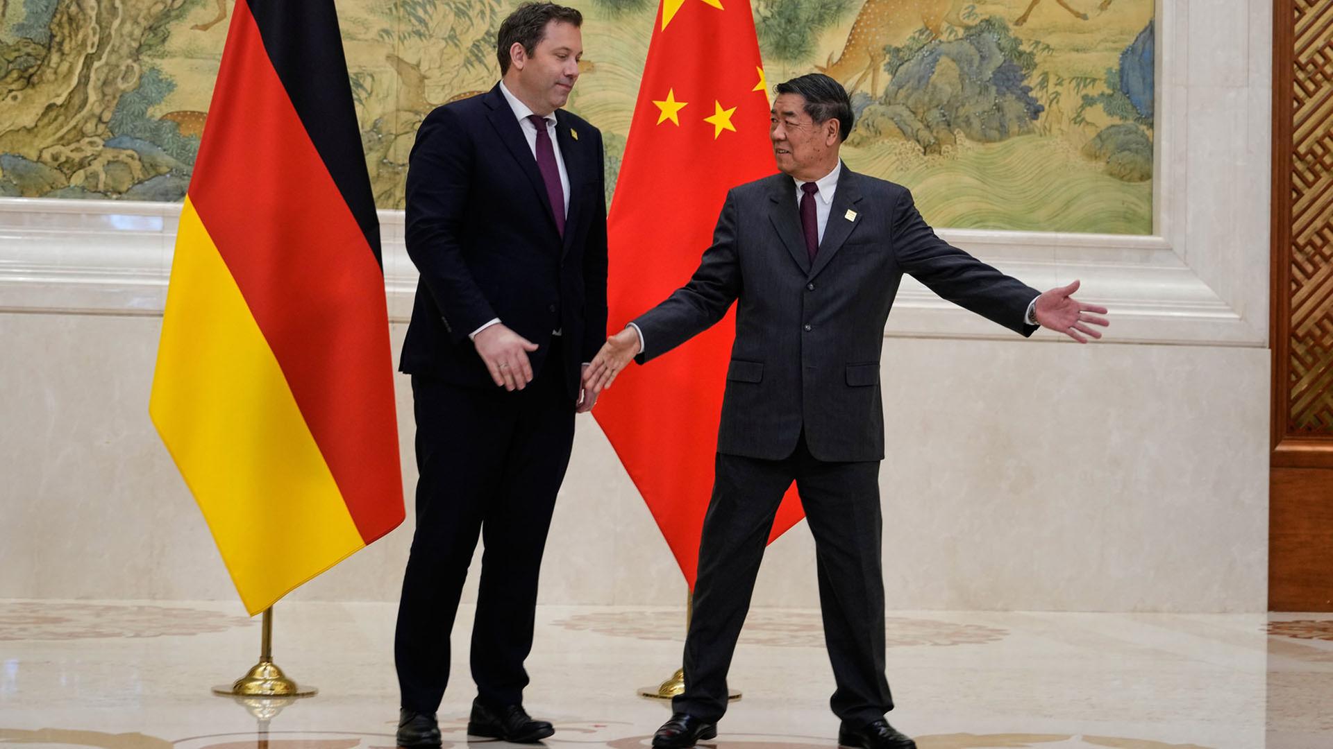 Peking-Reise: Klingbeil auf Mission für deutsche Unternehmen