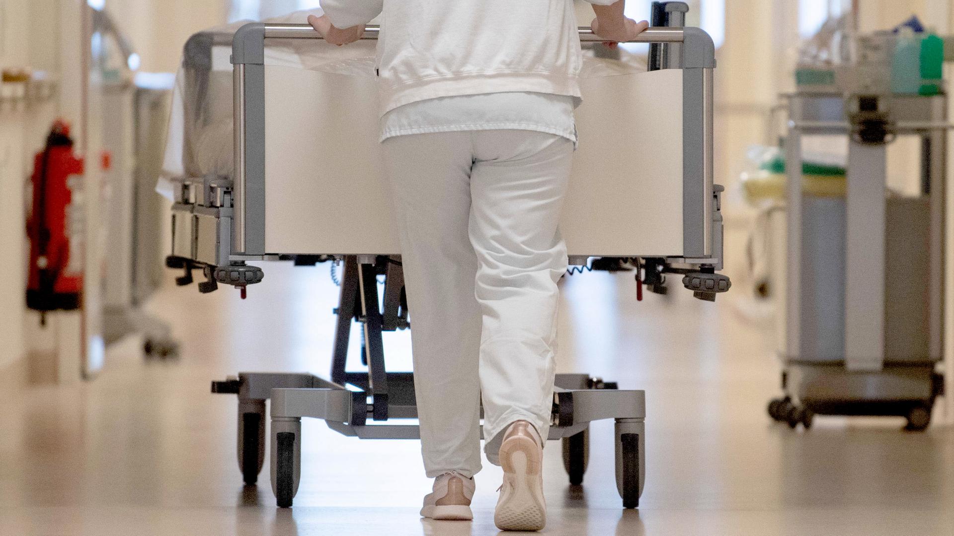 Krankenkassen warnen trotz Einsparungen vor höheren Beiträgen