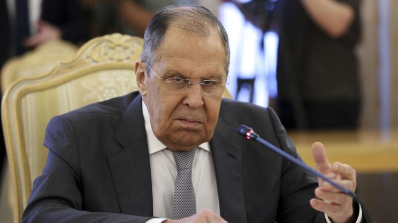 Ist Russlands Außenminister Lawrow bei Putin in Ungnade gefallen?