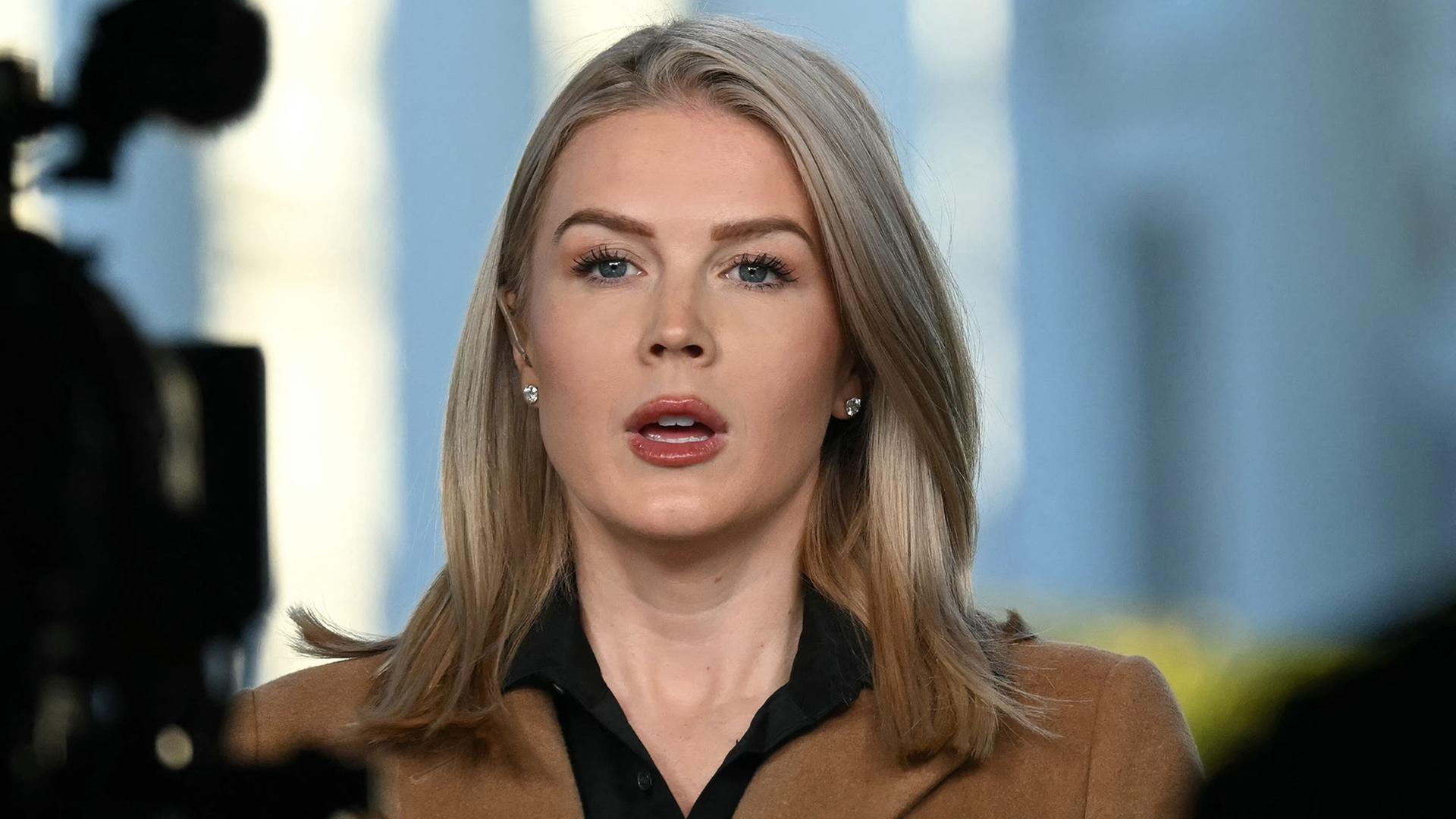 US-Medien: Abschiebungsfall in Umfeld von Trump-Sprecherin Leavitt