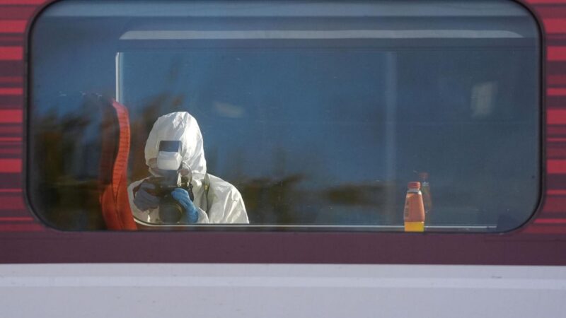 Nur noch ein Tatverdächtiger nach Messerattacke in Zug in England