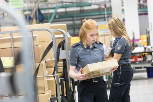 HZA-SB: Black Friday und Weihnachten: Wichtige Hinweise des Zolls zu Bestellungen und Geschenken aus dem Ausland