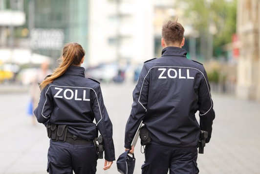 HZA-RO: Zoll nimmt Wach- und Sicherheitsgewerbe ins Visier – Hauptzollamt Rosenheim kontrolliert 18 Betriebe im Rahmen einer bundesweiten Schwerpunktprüfung gegen Schwarzarbeit und illegale Beschäftigung