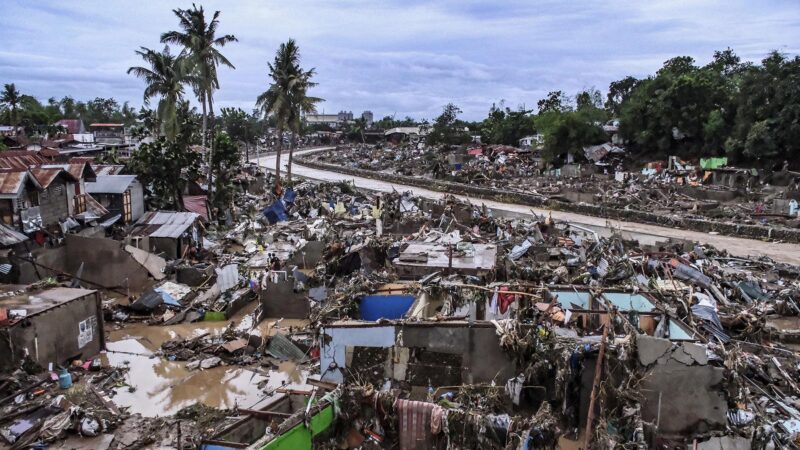 Dauerregen und Sturmfluten: Tote und Verletzte durch Taifun auf Philippinen
