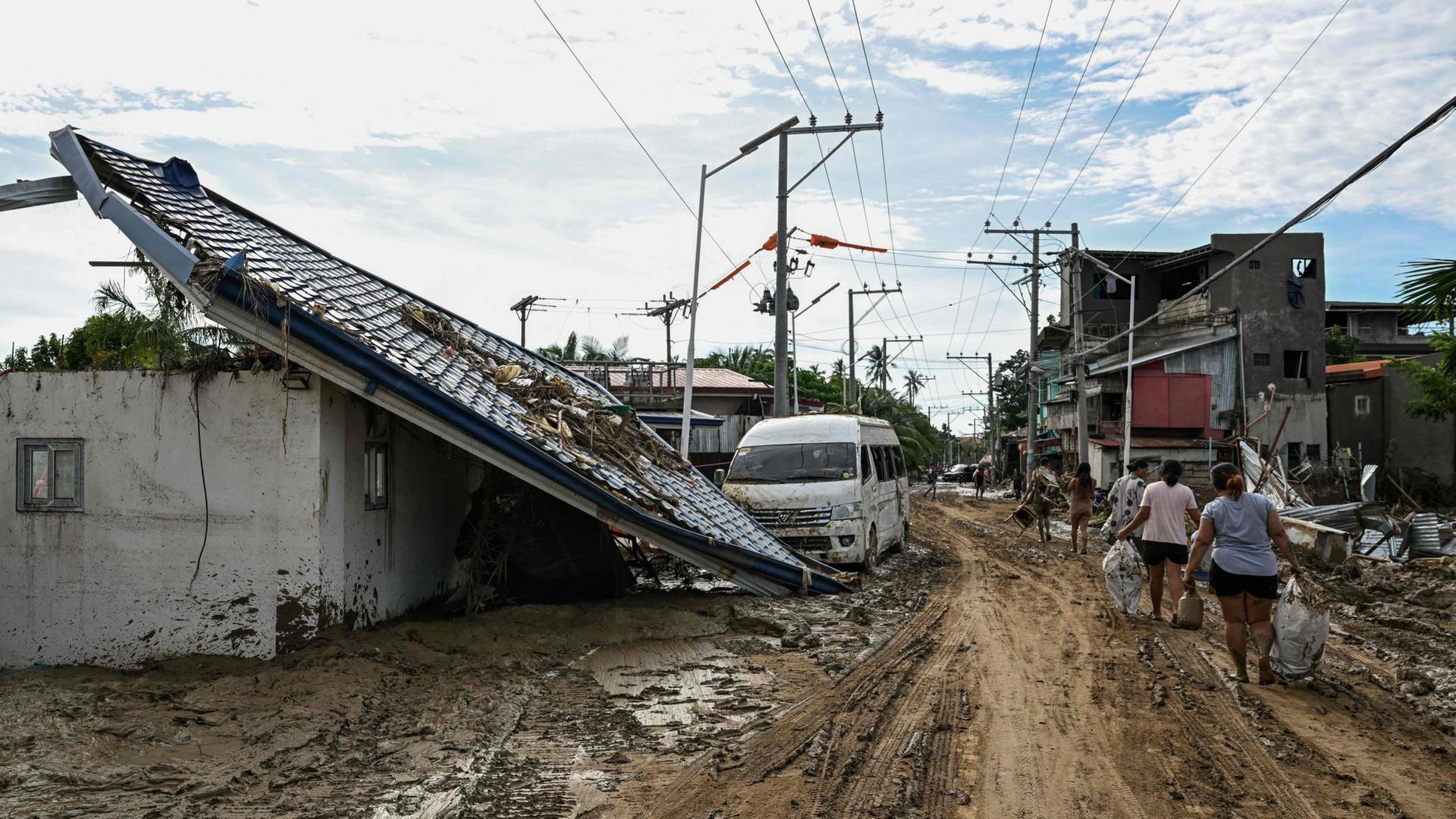Zahl der Toten nach Taifun auf den Philippinen steigt weiter