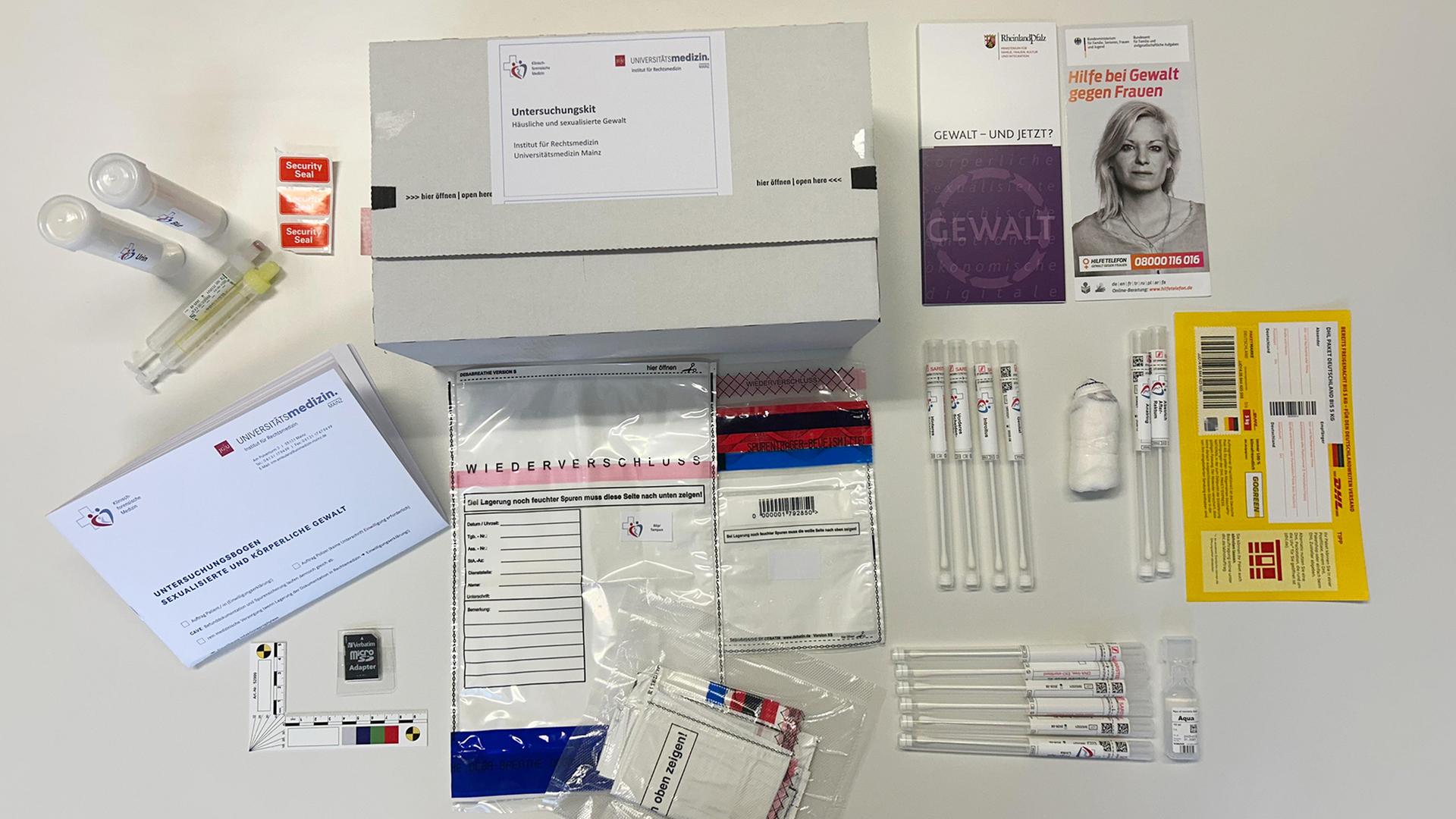 Gewalt gegen Frauen: Ein Karton, der Gewaltbetroffenen helfen kann