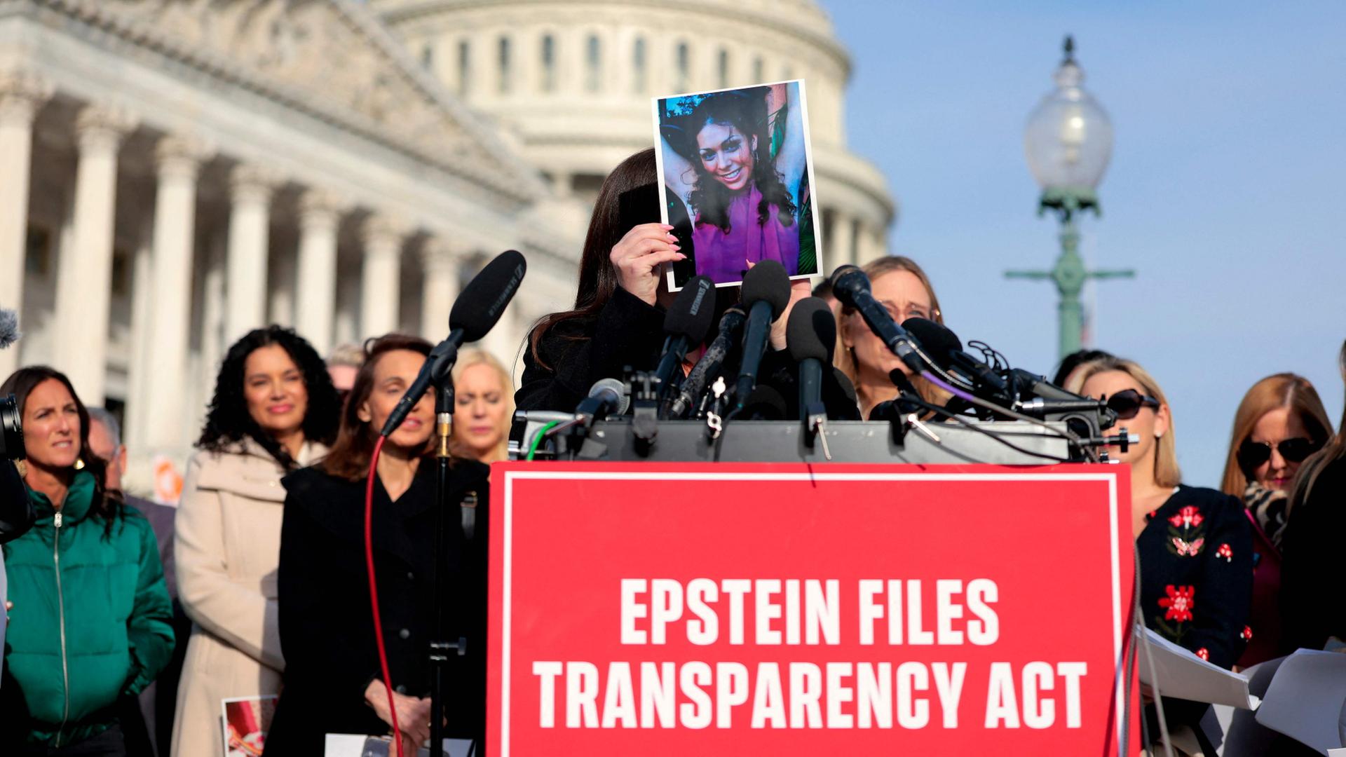 Abstimmung über Akten: Warum der Fall Epstein Trump nicht loslässt