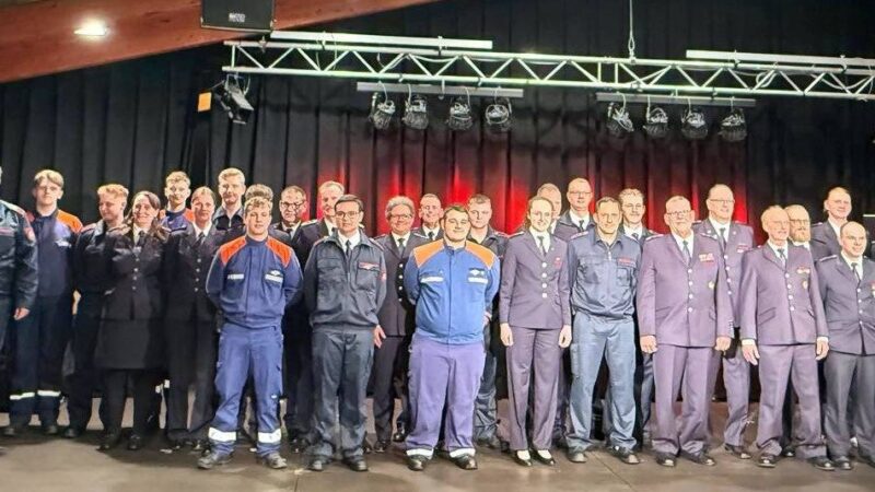 Kameradschaftsabend: Monheimer Feuerwehr ehrt Engagement