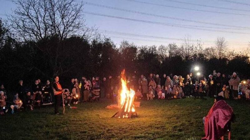 Brauchtum für Groß und Klein: Kinder feiern den wohl kleinsten Martinszug Meerbuschs