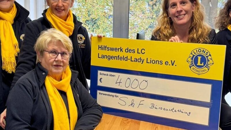 „Endlich angemessene Arbeitsbedingungen“: Lady Lions spenden 4.000 Euro für neue Arbeitsplätze beim SkF Langenfeld