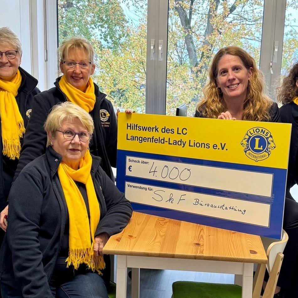 „Endlich angemessene Arbeitsbedingungen“: Lady Lions spenden 4.000 Euro für neue Arbeitsplätze beim SkF Langenfeld