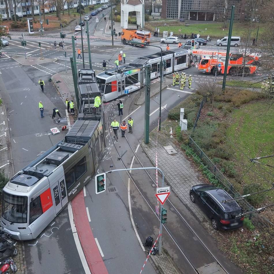 Unfall: Straßenbahn in Düsseldorf entgleist – 13 Verletzte