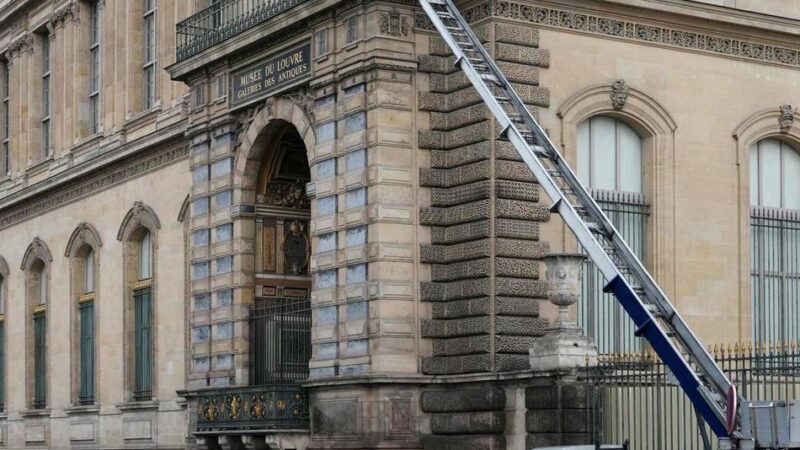 Nach spektakulärem Raub: Innenminister hofft, dass Louvre-Juwelen noch gefunden werden