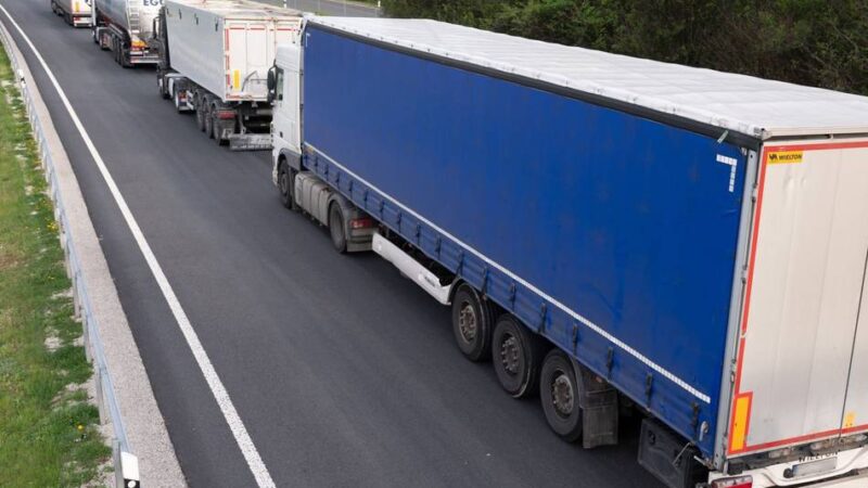 Gefährliches Parken in NRW: „Dass Lkw-Fahrer häufig falsch parken, liegt nicht an mangelnder Rücksicht“