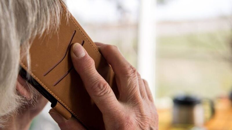 Telefonbetrug in Hilden: Falscher Polizist betrügt Seniorenpaar