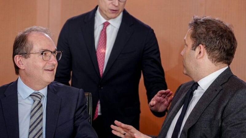 Digitalminister kämpft gegen Bürokratie: Wie die Bundesregierung Bürger und Wirtschaft entlasten will