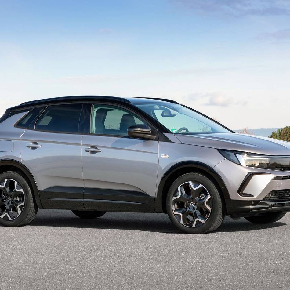 Blaulicht in Meerbusch: Autodiebe stehlen Geländewagen in Büderich