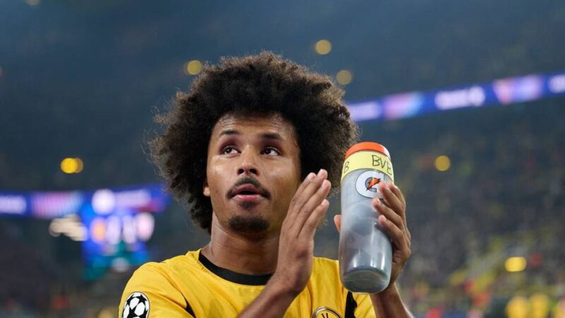 „Ein riesiger Fehler“: Waffen aus einer Mystery Box – Dortmund verkündet Strafe für Adeyemi
