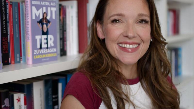 Carolin Kebekus‘ neues Buch: Carolin Kebekus auf der Jagd nach dem perfekten Popel